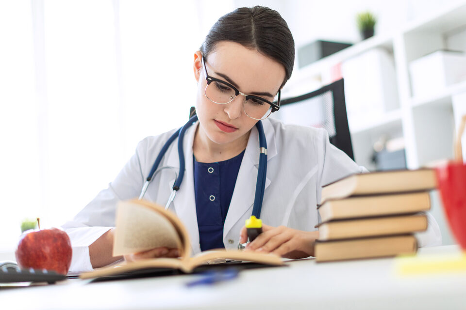Asistentă medicală pregătită pentru consiliere