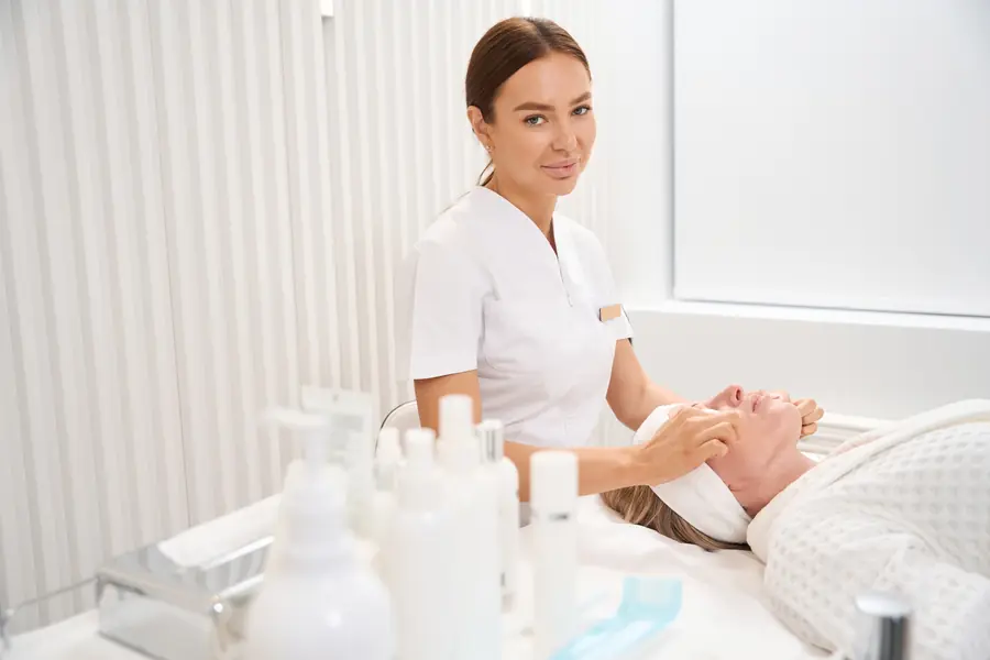 Imagine sugestivă pentru cursul Cosmetician