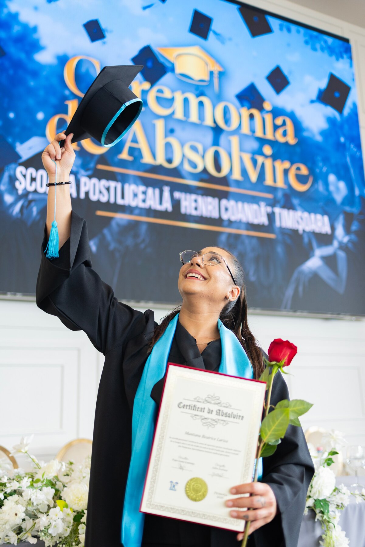 Absolventă Henri Coandă la ceremonia de absolvire